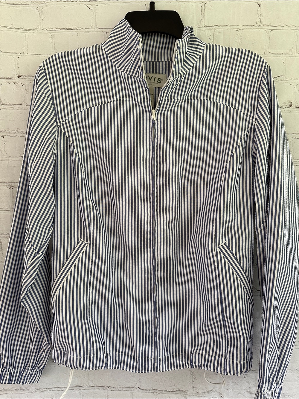 Orvis Seersucker Blue & White Striped Zip Jacket with toggle pulls size S